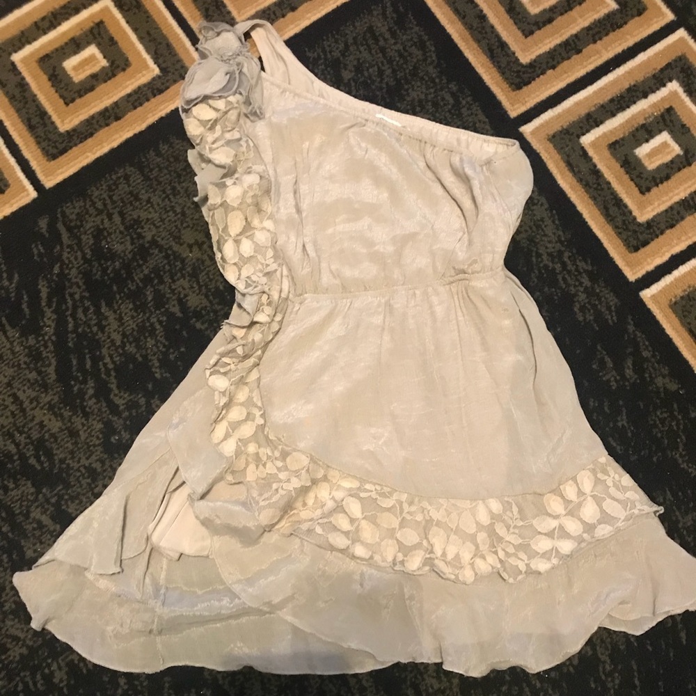 Adorable olive top!
